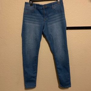 Light wash jeggings skinny